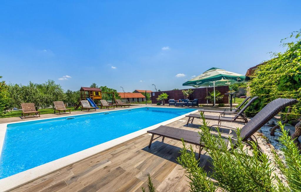 Apartments Mikulic Биоград на Мору Екстериор снимка