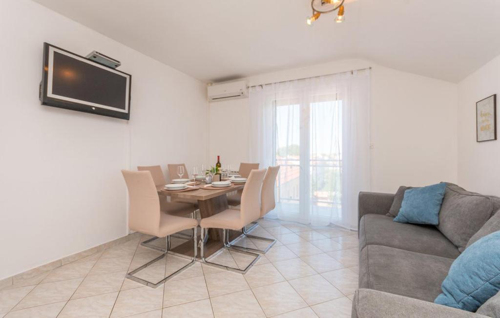 Apartments Mikulic Биоград на Мору Екстериор снимка
