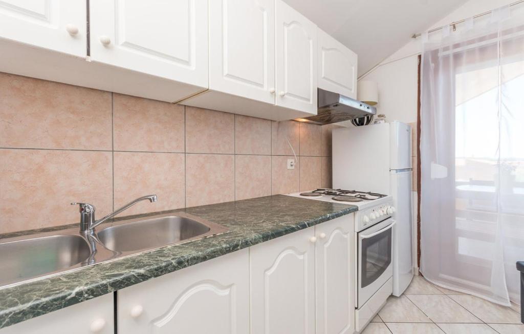 Apartments Mikulic Биоград на Мору Екстериор снимка