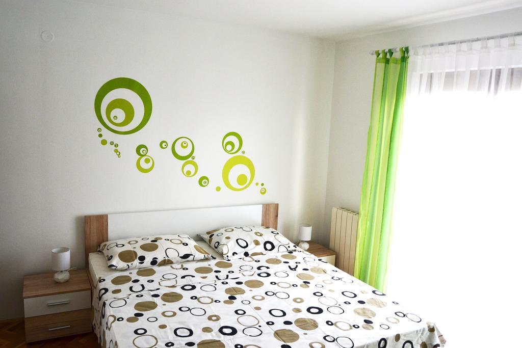 Apartments Mikulic Биоград на Мору Екстериор снимка