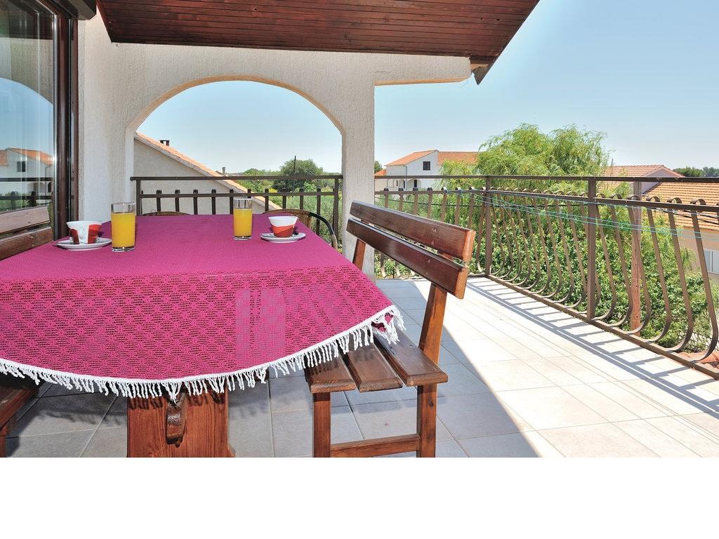 Apartments Mikulic Биоград на Мору Екстериор снимка